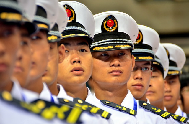 海员靠岸难,南通海员船员换班休假