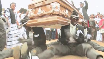 黑人老哥边蹦迪边抬棺材，为啥这个国家的葬礼这么嗨