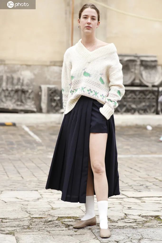 配饰狂|杨幂的终极时髦秘籍，10块钱帮你给腿整容