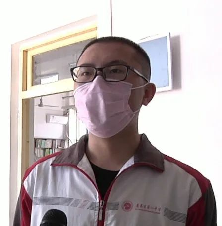 现场直击开学第一天！春风十里，不如学校有你~