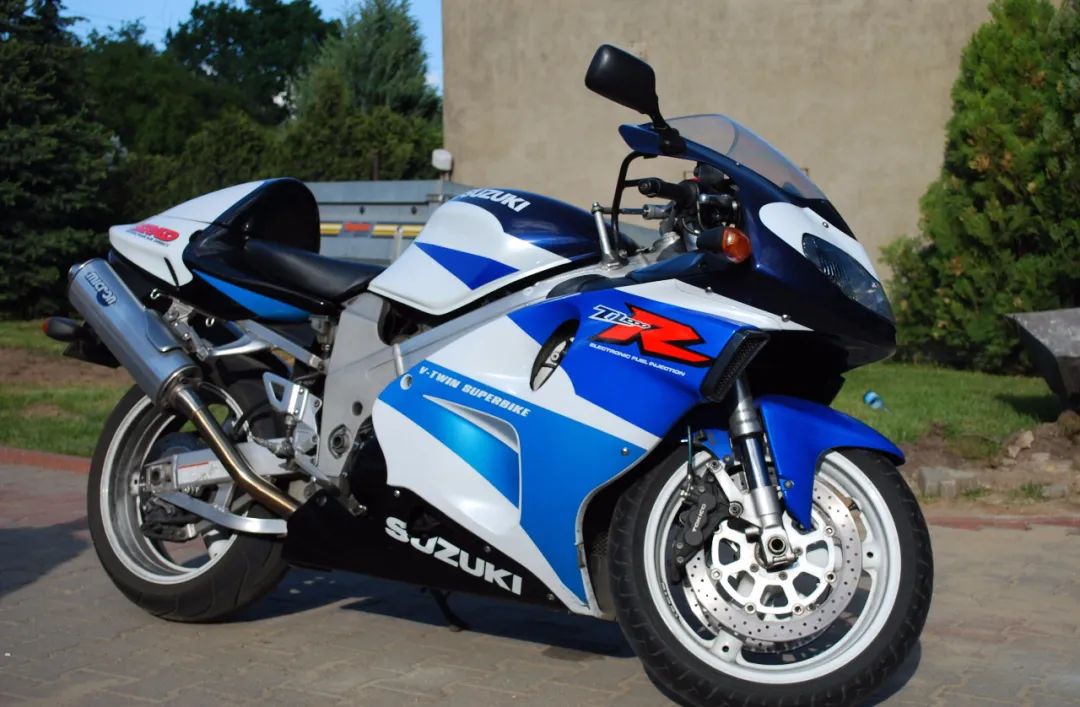 铃木tl1000s几缸,铃木tl1000s油耗