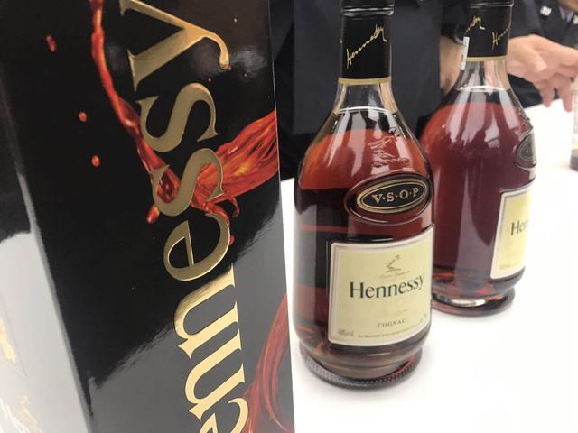 山寨LV、假冒“轩尼诗”……警方一网打尽!