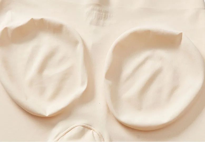 裙子里别再穿「Ta」了，现在流行这么穿