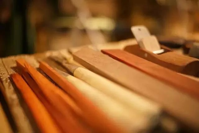 浜戝拰闈為仐,涓変唬鎵嬭壓浜虹殑鍧氭寔