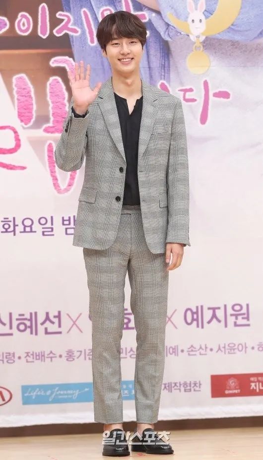 exo金钟仁看金珍妮,exo金钟仁kai朴灿烈