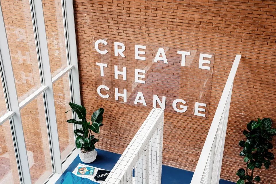 阿迪达斯X法国国家体育学院公共空间改造/UbaltArchitectes+UbiBene