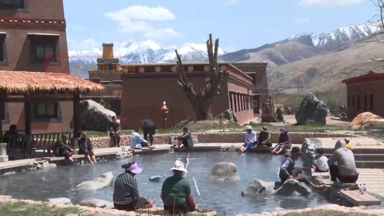 领略藏文化魅力，格萨尔王城景区恢复迎客