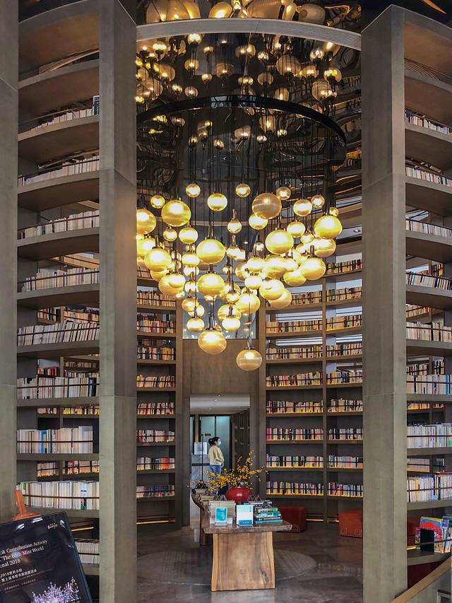 今年预算有限也能玩转三亚，十大私藏免费网红景点吃住买全攻略