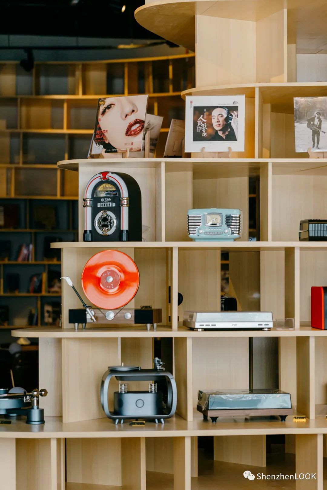 LOOK|深圳「黑胶店」,4家复古唱片行