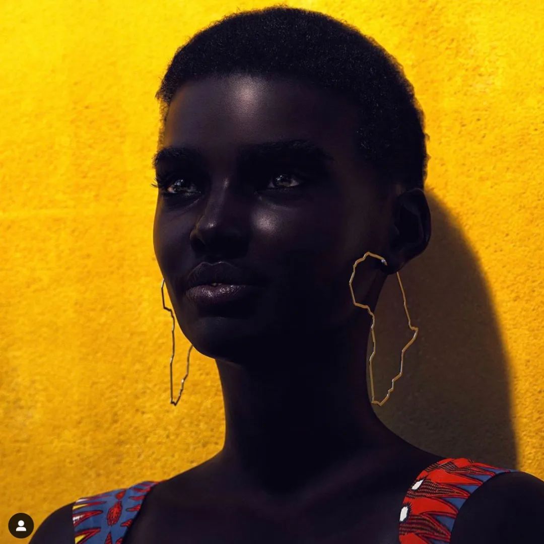 虚拟偶像和真人偶像的区别是什么,跟真人一样的虚拟人短视频