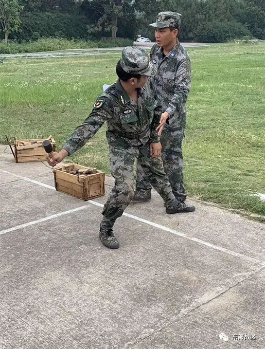 鐜板焦澹叺杞敼鏂囪亴浜哄憳鏆傝鍔炴硶,鏀归潻鏈熼棿鐜板焦骞查儴杞敼鏂囪亴浜哄憳