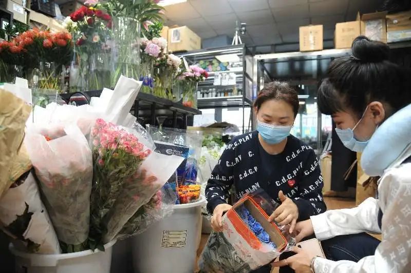 危中寻机,危中寻机迎难而上