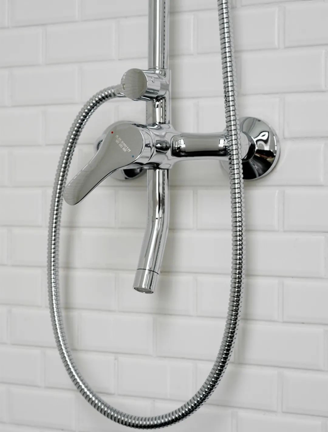 花洒一键除垢怎么用,自动除垢的花洒好用吗