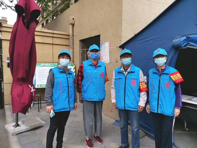 数百名志愿者齐上阵奋战48小时,志愿者筑牢疫情堡墙