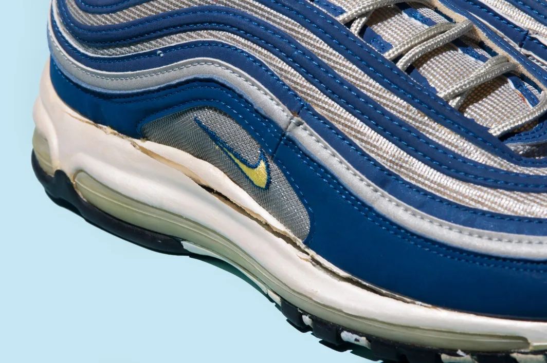 乔丹体育一双鞋大约多少钱,乔丹一双参赛球鞋拍卖出147美万元