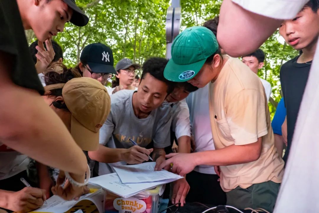 杭州FOSS发售年度理财产品？NikeSBxBenJerry’s合作款为何被炒出天价