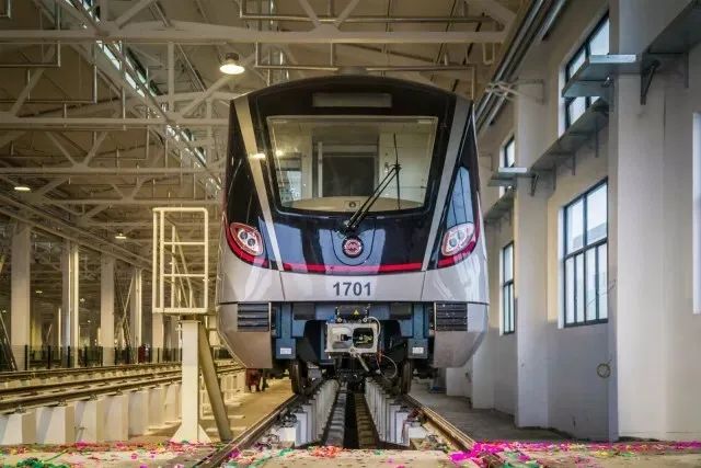 上海地铁胖头鱼号列车,上海地铁2号线西瓜线