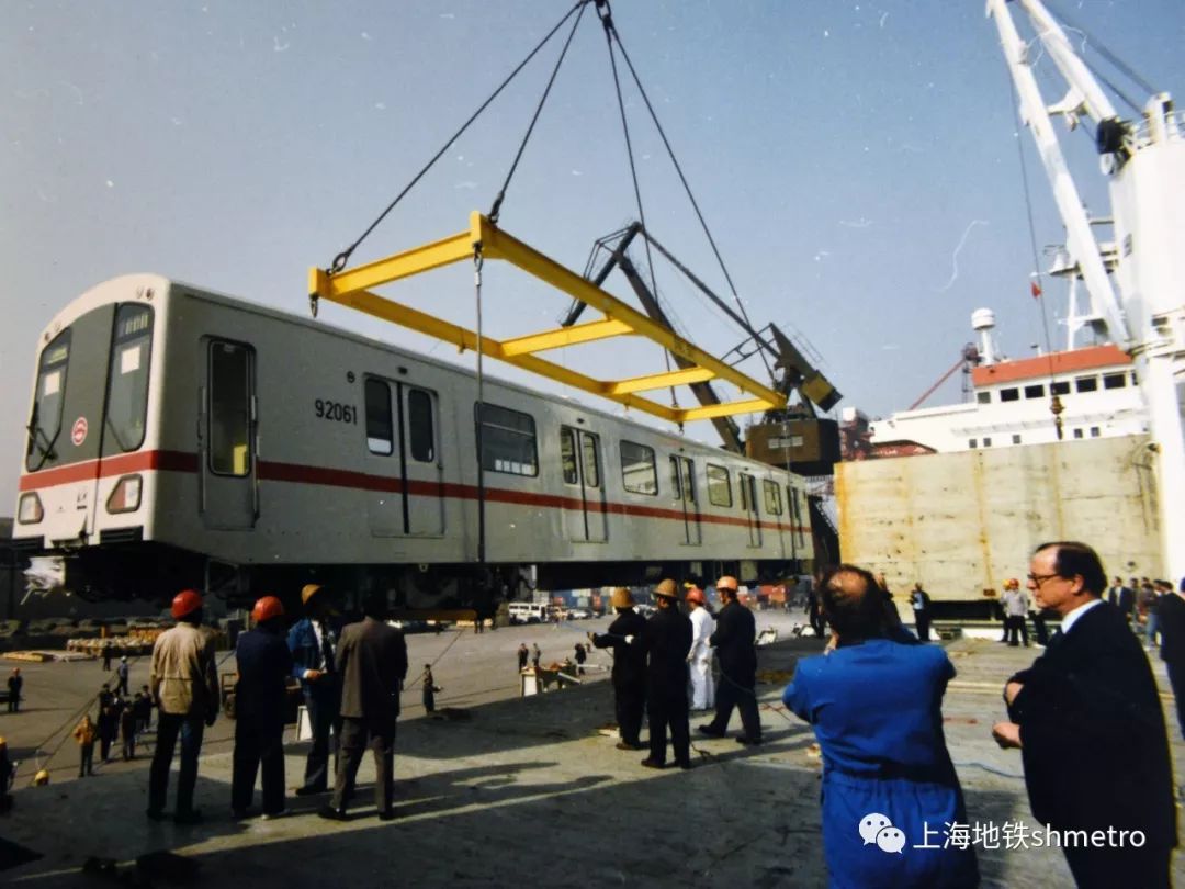 上海地铁胖头鱼号列车,上海地铁2号线西瓜线