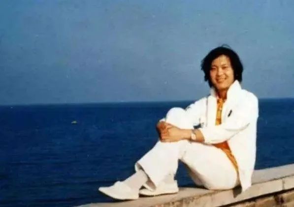 骆一禾最经典的10首诗,骆一禾诗解析