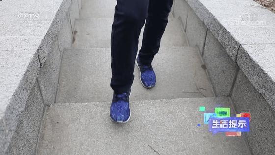 上下楼梯膝盖疼怎么锻炼好,上楼梯膝盖疼是怎么回事吃什么药