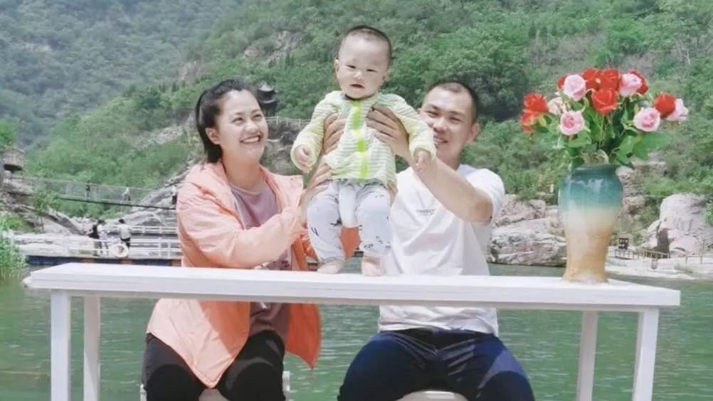 军娃对军爸的想念,军娃在军营唱我的爸爸