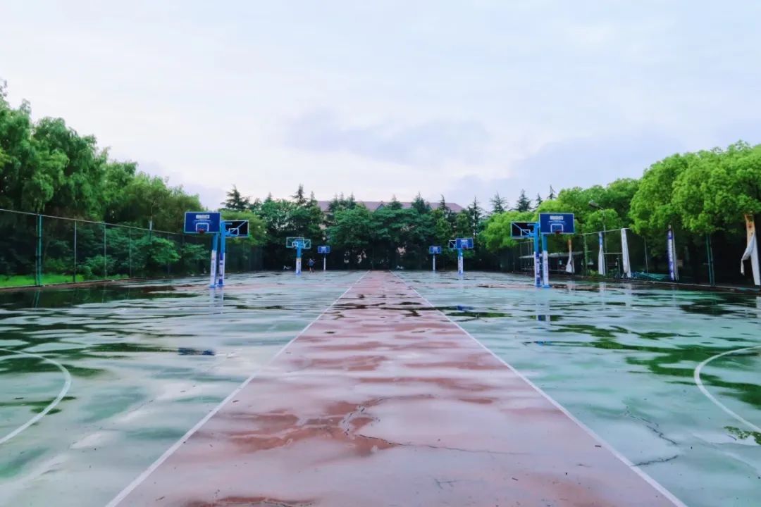 附近松江羽毛球场,打羽毛球找不到球友去哪里找