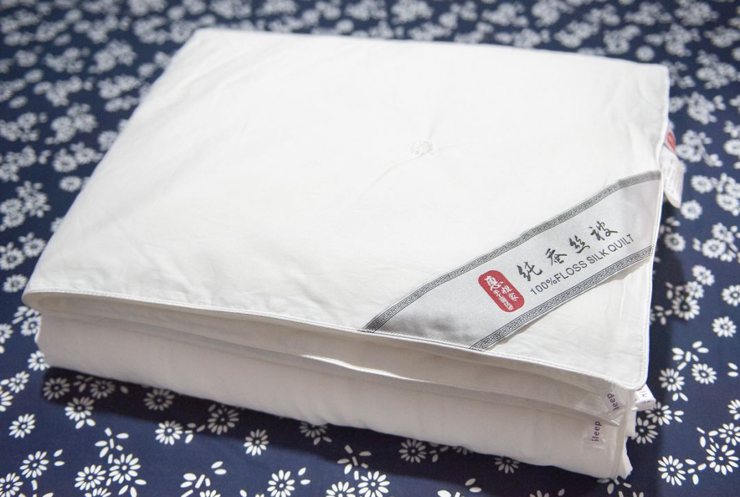 棉花被和蚕丝被到底哪个好,蚕丝被和棉花被哪个好一点
