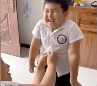 一个长假，返校孩子个个胖了一圈，“妈妈，多出来的肉怎么削？”