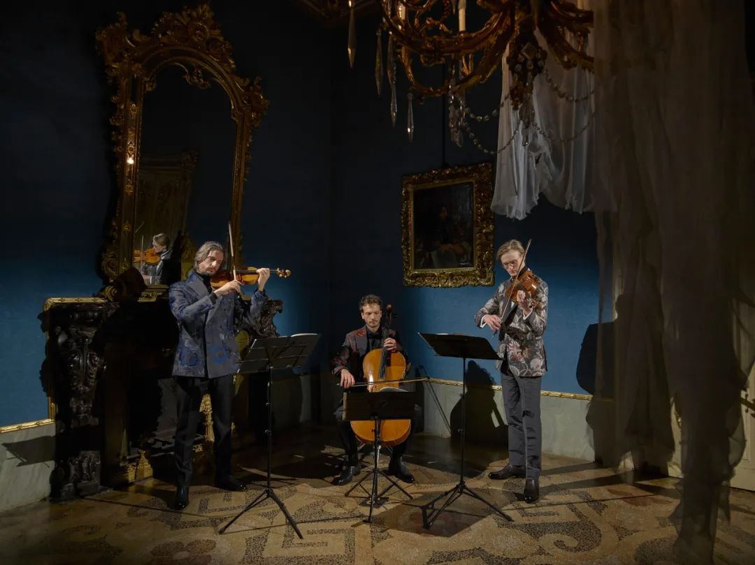 川普的新衣服,川普整理西服