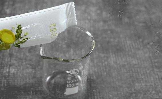 热水壶里的水渍怎么清理,热水壶有水垢可以喝么