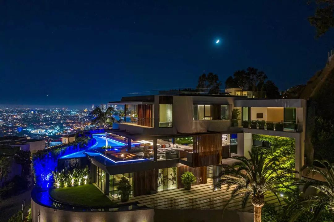 给大家介绍一下3000万的豪宅,价值10亿这样的豪宅你见过吗