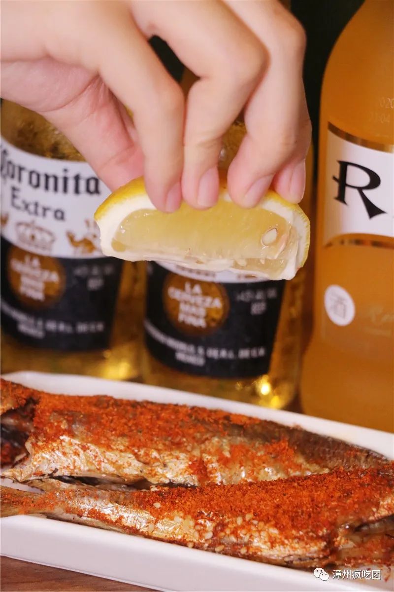 5折！这家店有意思！白天卖特色冰粉！晚上变身小酒馆！就在芳华横路