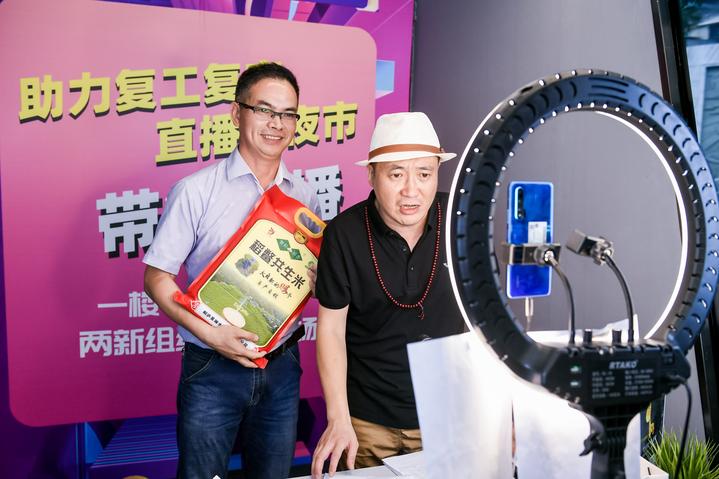 杭州武林夜市和吴山路夜市哪个好,杭州的武林路夜市