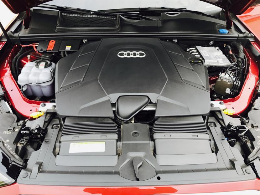 全新奥迪Q7试驾：我承受了改款车型不该承受之重