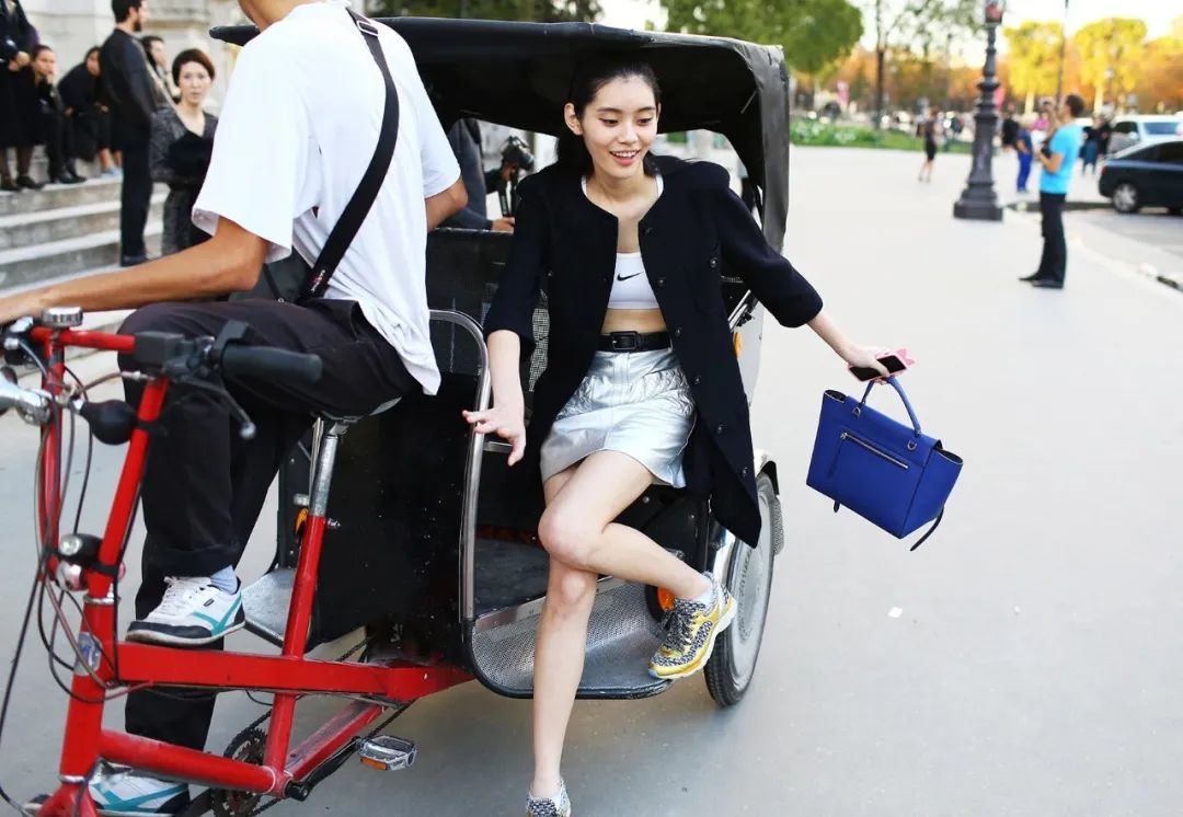 别追BM风了，今年做个NIKE女孩吧