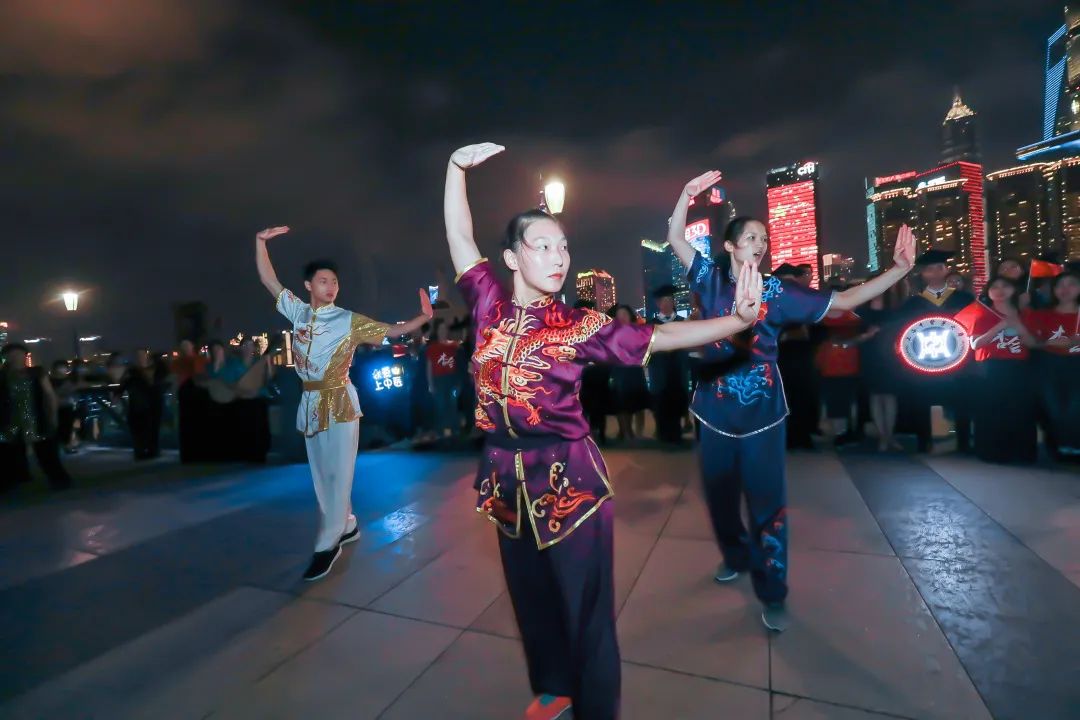 点亮上中医人专属“外滩之窗”照亮锦绣前程