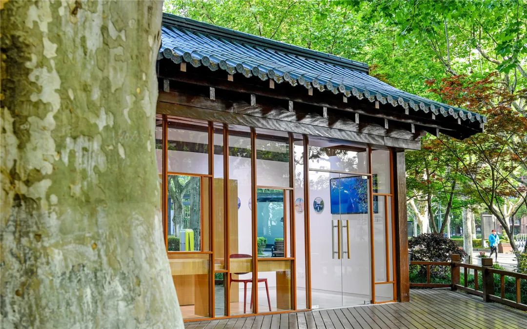 西湖边有汉服体验店吗,西湖旁边的汉服体验馆在哪