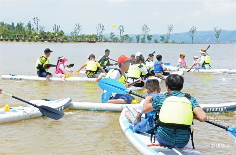 马云打卡衢州网红水亭街,马云弥勒太平湖森林公园