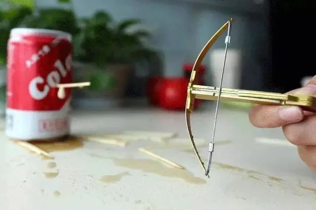 閽昏繘鐪肩潧鐨勫皬鐜╁叿,鐜╁叿鎴冲埌鐪肩潧鐪肩彔姘磋偪