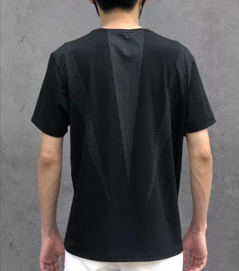 开车三分钟就散热,开车几分钟后背就出汗