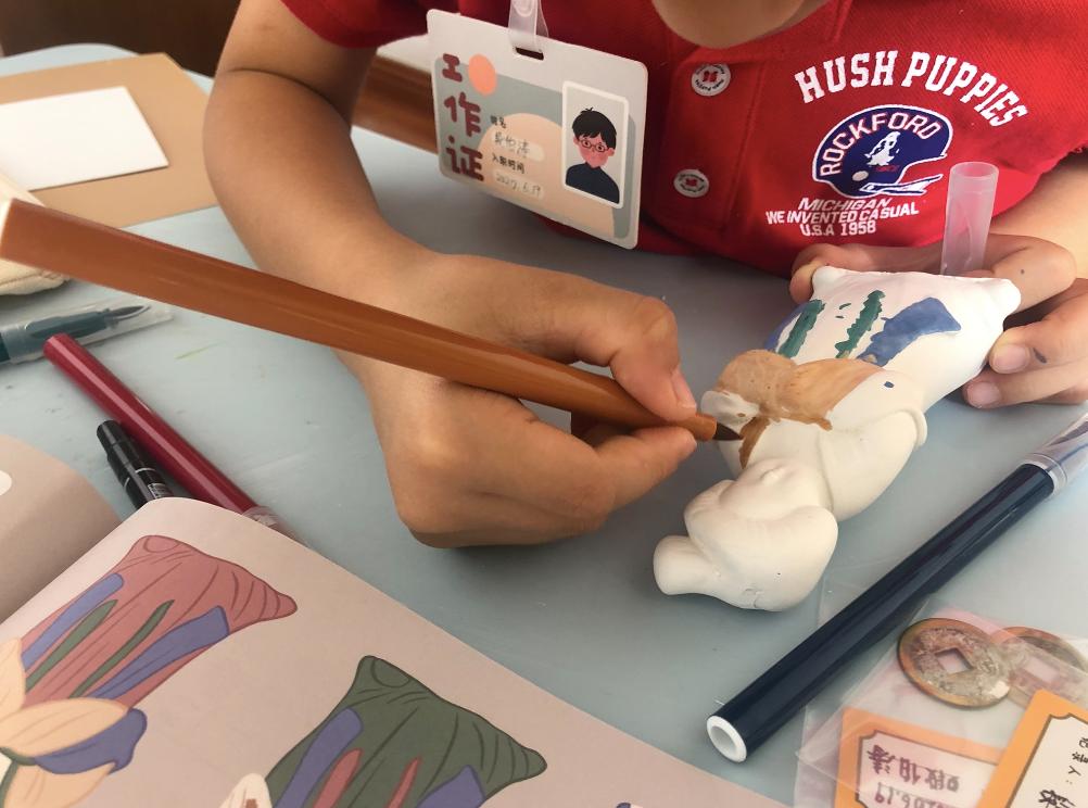 自从入了这个盒子，娃就沉迷于当医生、做手术，完全不理我