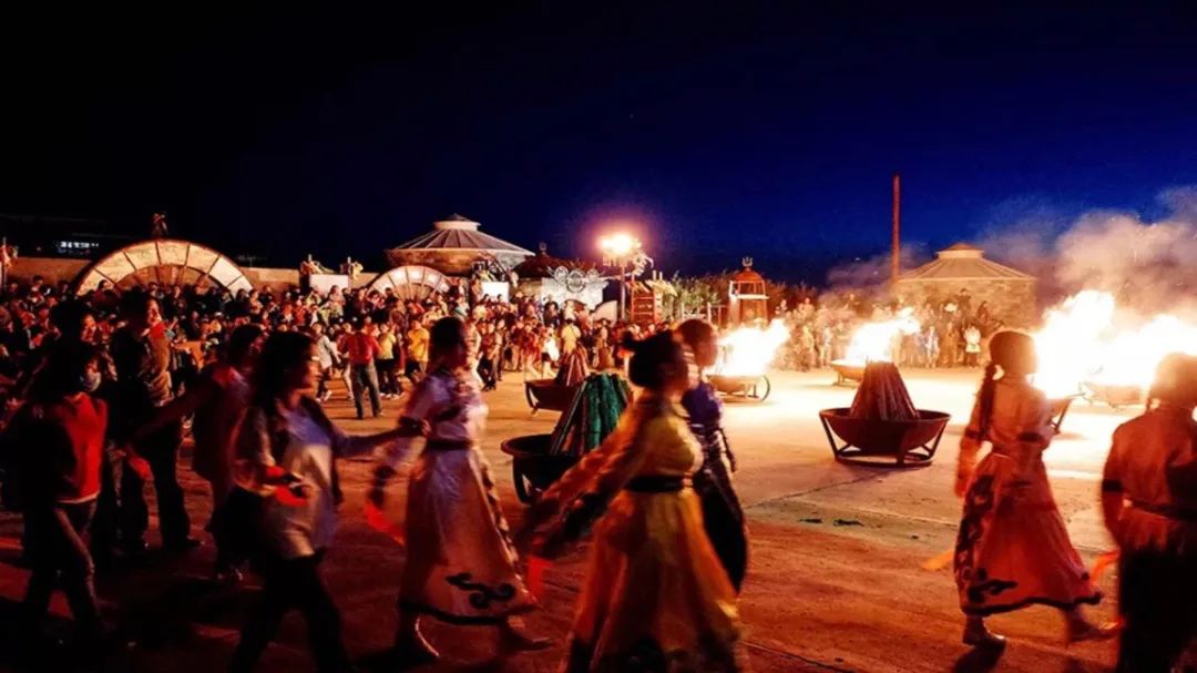 世界草原野奢帐篷酒店,为什么有人愿意住民宿
