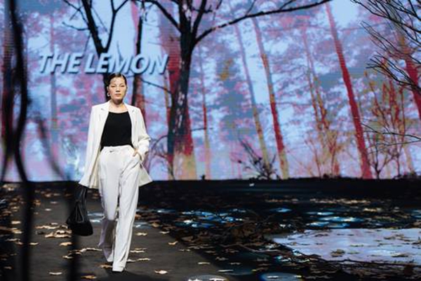 鏌犳缁胯尪鏃惰,鏌犳缁胯尪鏈嶉グ