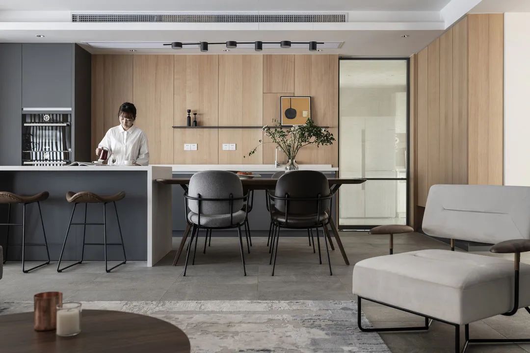 咖啡女店主,咖啡店女店主