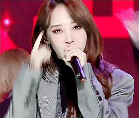 姐妹们进来学习表情管理,小姐姐的表情管理