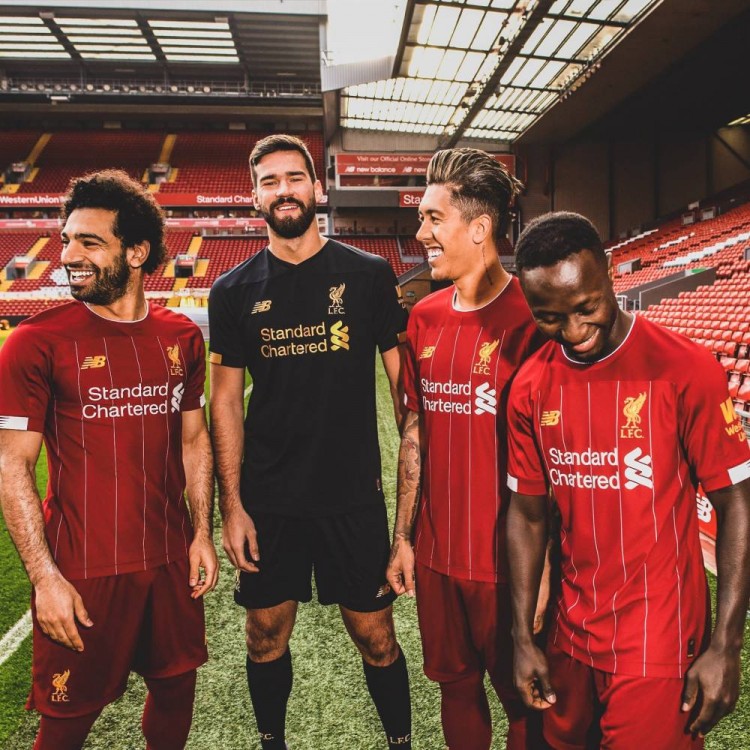 利物浦最新球衣搭配,新百伦球衣利物浦