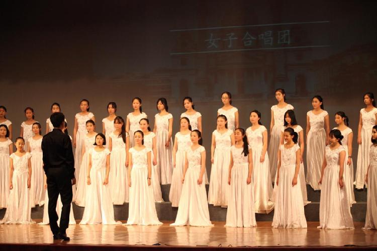 直属高中升学率40%，普高入读率100%是如何炼成的？专访大足重庆龙水湖育才中学校长杨汉川