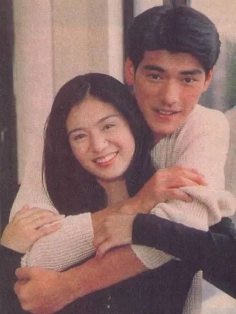 吴彦祖变脸苏大强照片,冻龄女神素颜成照妖镜