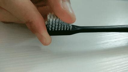 便宜哭了!日本人都在用的变态牙刷,竟然比洗牙还白,牙垢、牙龈出血全解决,嘴巴里脏东西洗出来后,太清爽了