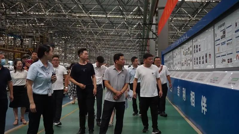 天热?杂志培训学院热度更高!约吗?